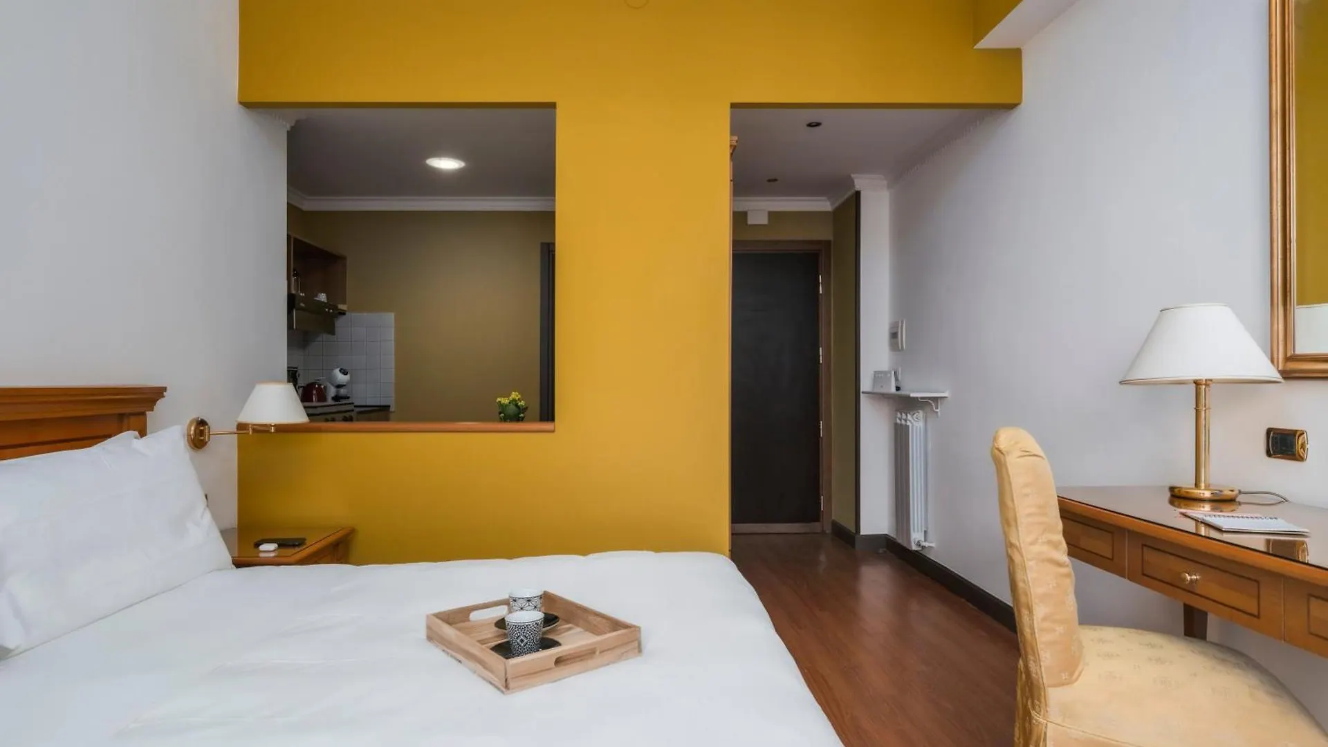 Parco Tirreno Apartment-Zeno 44 contacts